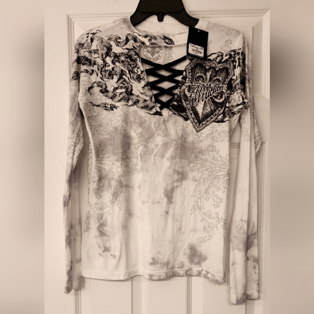 Affliction Fleur Shield lpng sleeve graphic embellished T-Shirt size XS - Picture 4 of 11